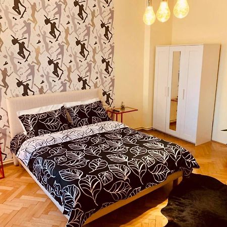 Cinematheque Ultracentral Apartment Сибиу Екстериор снимка
