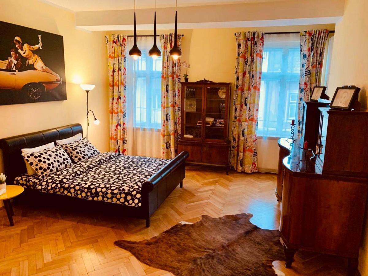 Cinematheque Ultracentral Apartment Сибиу Екстериор снимка