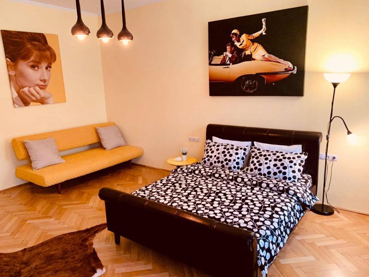 Cinematheque Ultracentral Apartment Сибиу Екстериор снимка