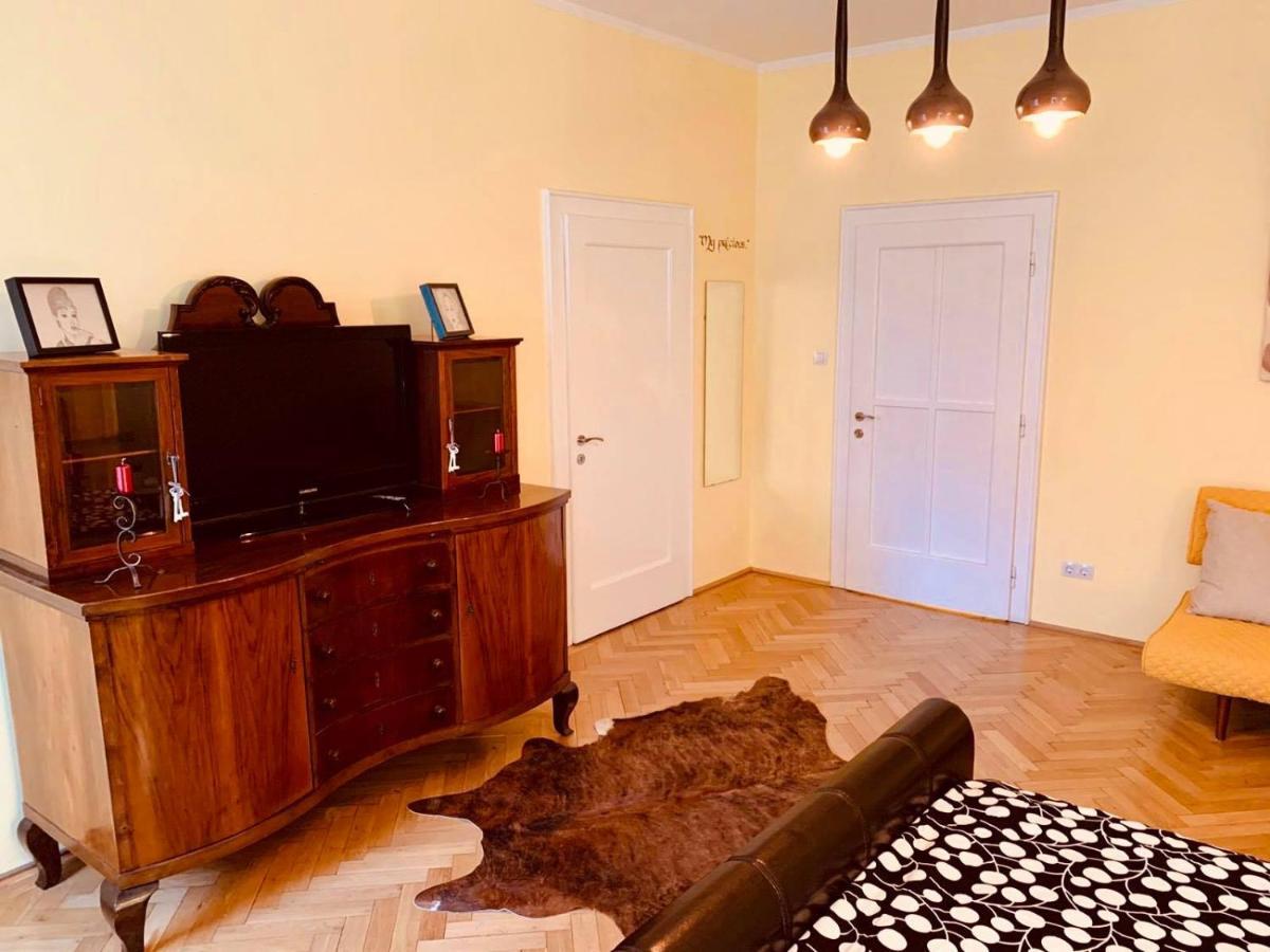 Cinematheque Ultracentral Apartment Сибиу Екстериор снимка