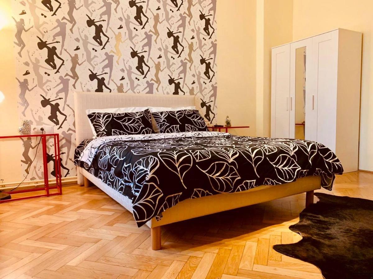 Cinematheque Ultracentral Apartment Сибиу Екстериор снимка